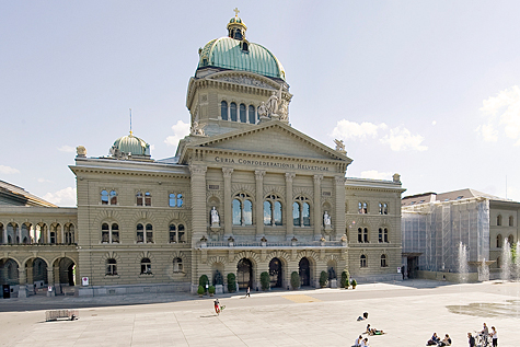 Bundesplatz_parlament.jpg