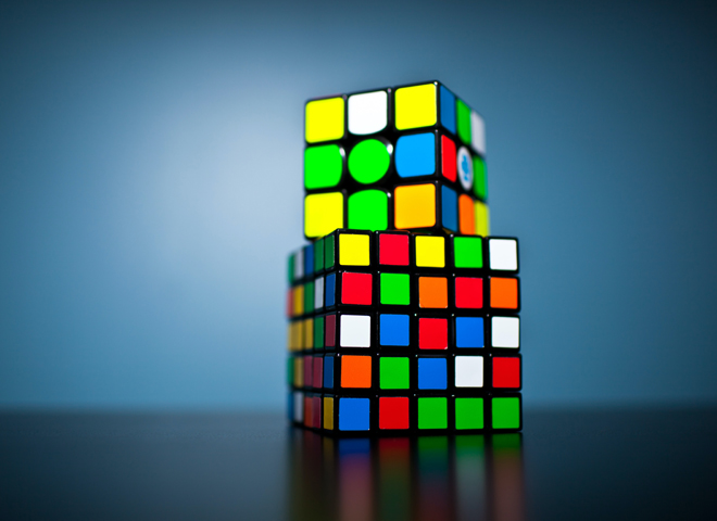 Conseils pour agir sur la santé au travails: des Rubik's cubes empilés