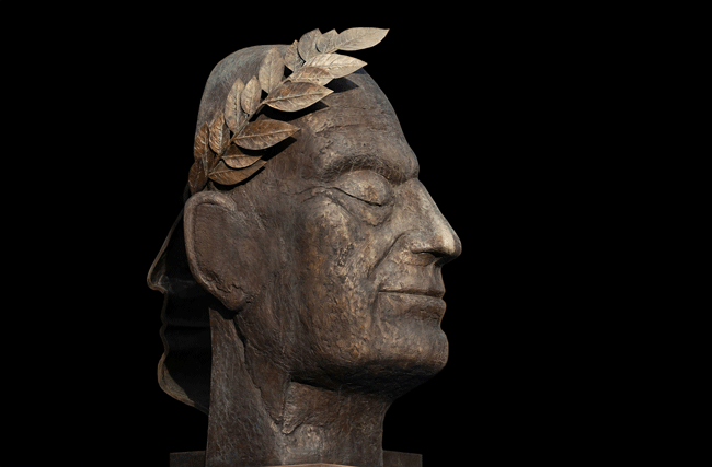 Bronzestatue von Julius Caesar, symbolisch für CEOs und weitere einflussreiche Führungskräfte