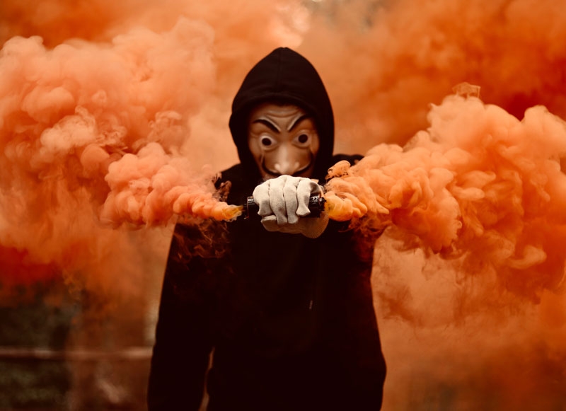 Money-heist_yannick-van-der-schot-unsplash.jpg