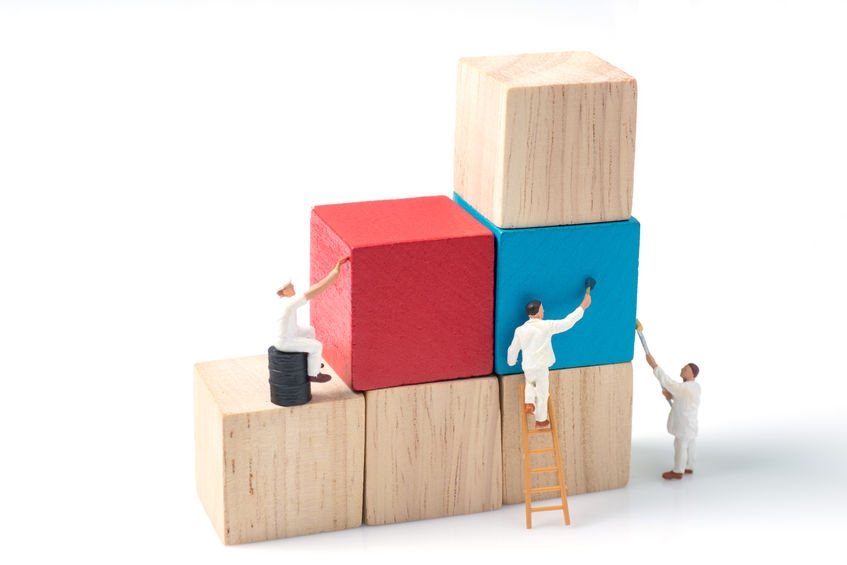 Minipeople_Baukloetze_malen_streichen_2Farben_rot_blau_123RF.jpg