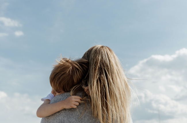 Mutterschaft_Familie_bethany-beck-unsplash_web.jpg