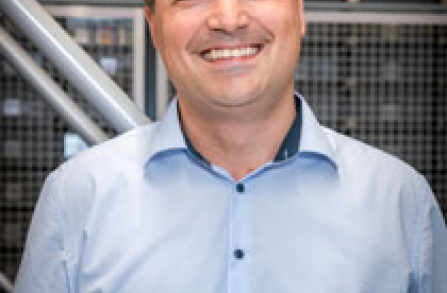 Zur_Rose_Benjamin_Staub_web_box.jpg