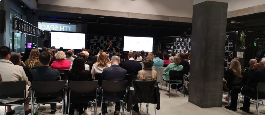 PODIUMSDISKUSSION: «ARBEITSKRÄFTE Ü50 – WISSENSTRANSFER ZUR FOLGEGENERATION»