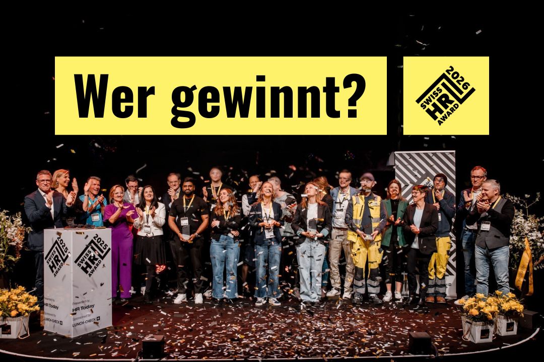 Ein Bild, das Gewinnerinnen und Gewinner auf der Bühne des Swiss HR Award 2025 zeigt. Dazu der Titel: "Wer gewinnt?" inklusive Swiss HR Award Logo