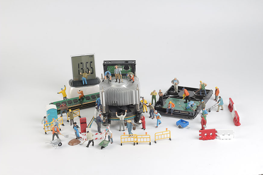 Digitalisierung_Mini-People_Ingenieure_Arbeiter_web_123rf.jpg
