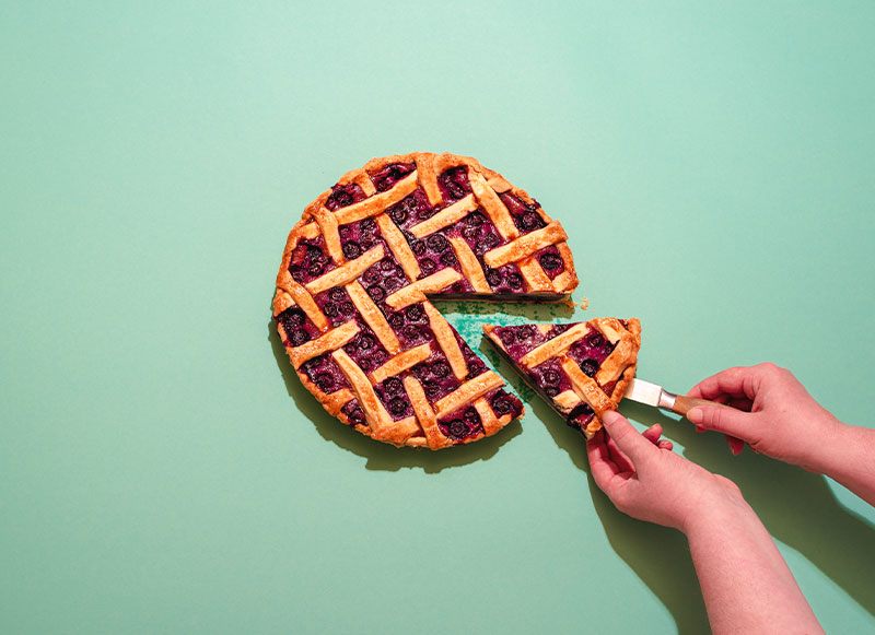 Kuchen-Stück-rausnehmen.jpg