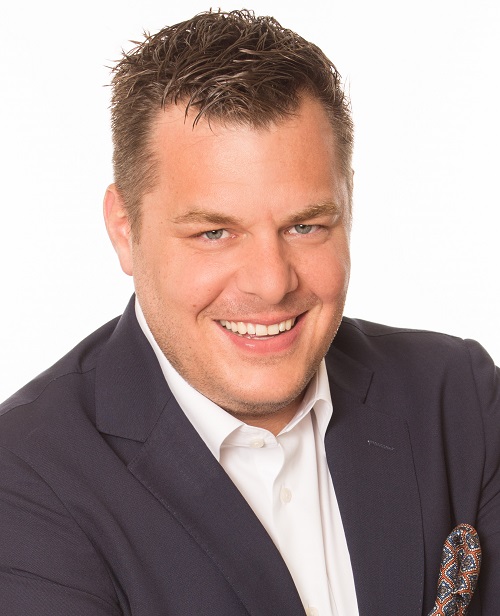 Luca-Angelastri-Expats-Pflege.jpg