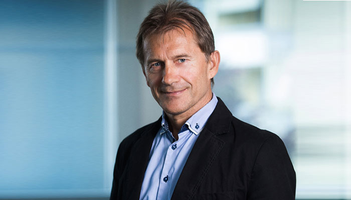 Marek-Portrait-2213_Slider.jpg