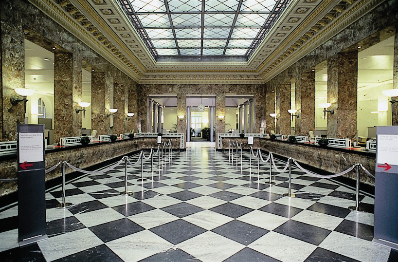 UBS_Schalterhalle_UBS.jpg