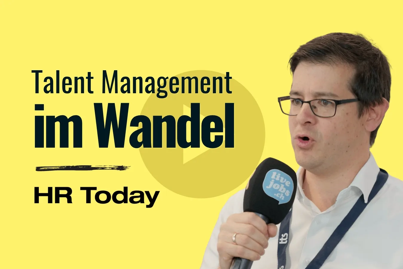 Video-Vorschaubild mit Leo Bättig, Managing Director von tts digital HR experts Schweiz, beim Sprechen ins Mikrofon.