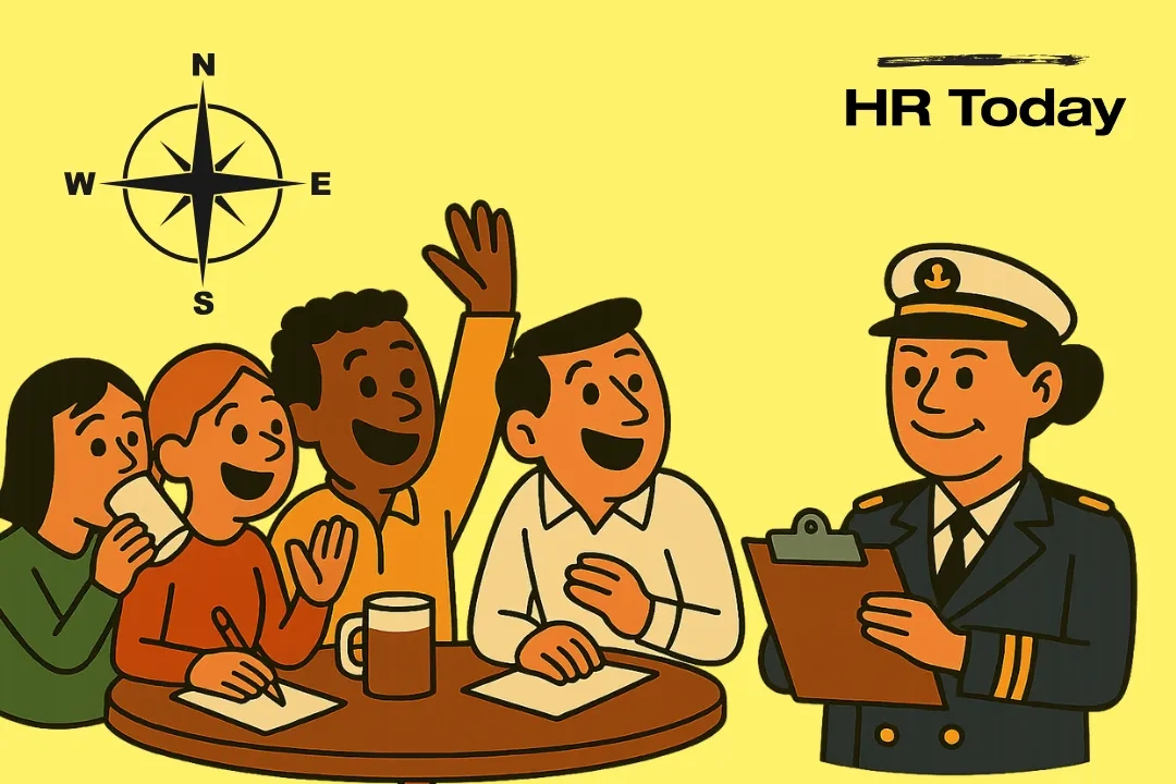 Eine Gruppe Leute sitzen mit Spass aber auch konzentriert an einem Tisch und machen ein Pubquiz, Chef ist ein Kapitän. Ausserdem Kompassrose.