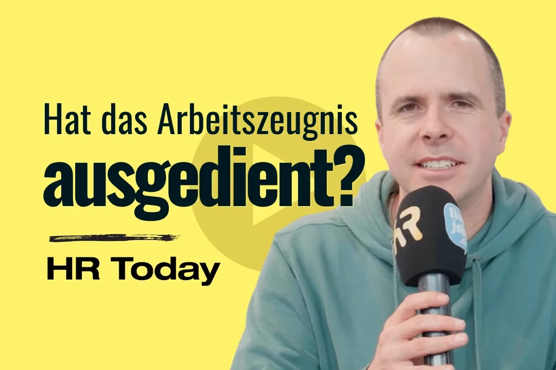 Teaser-Bild zum Video. Titel: "Hat das Arbeitszeugnis ausgedient?" inklusive Logo von HR Today. Ausserdem zeigt das Bild Manuel Wiesner, einen Mann mittleren Alters mit geschorenem Haar und grünem Hoodie. Er hält ein Mikrofon in Händen.