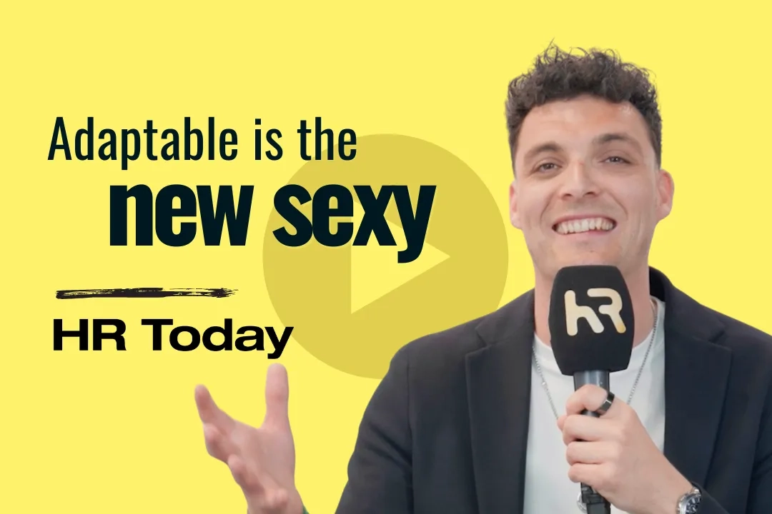 Das Bild zeigt den Titel des Videos, ausserdem den Speaker, Rob Hosking, ein attraktiver Junger Mann mit dunklen Haaren, der ein T-Shirt, eine Kette und einen Blazer trägt, sowie seine Haare kurz gestylt hat.