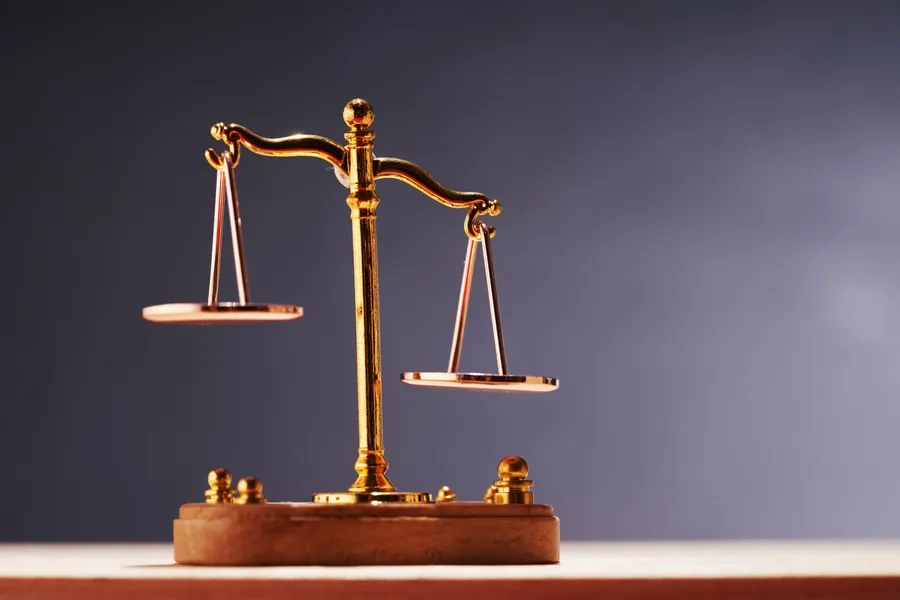 Une balance en déséquilibre