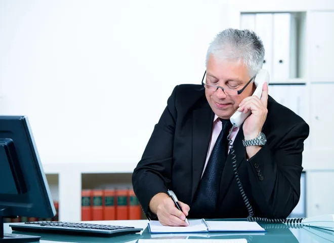 telefon_fotolia.jpg