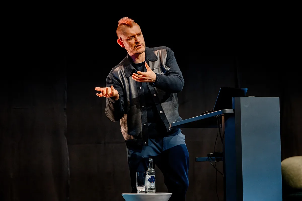 Sascha Lobo hält am ersten Tag seine Keynote.